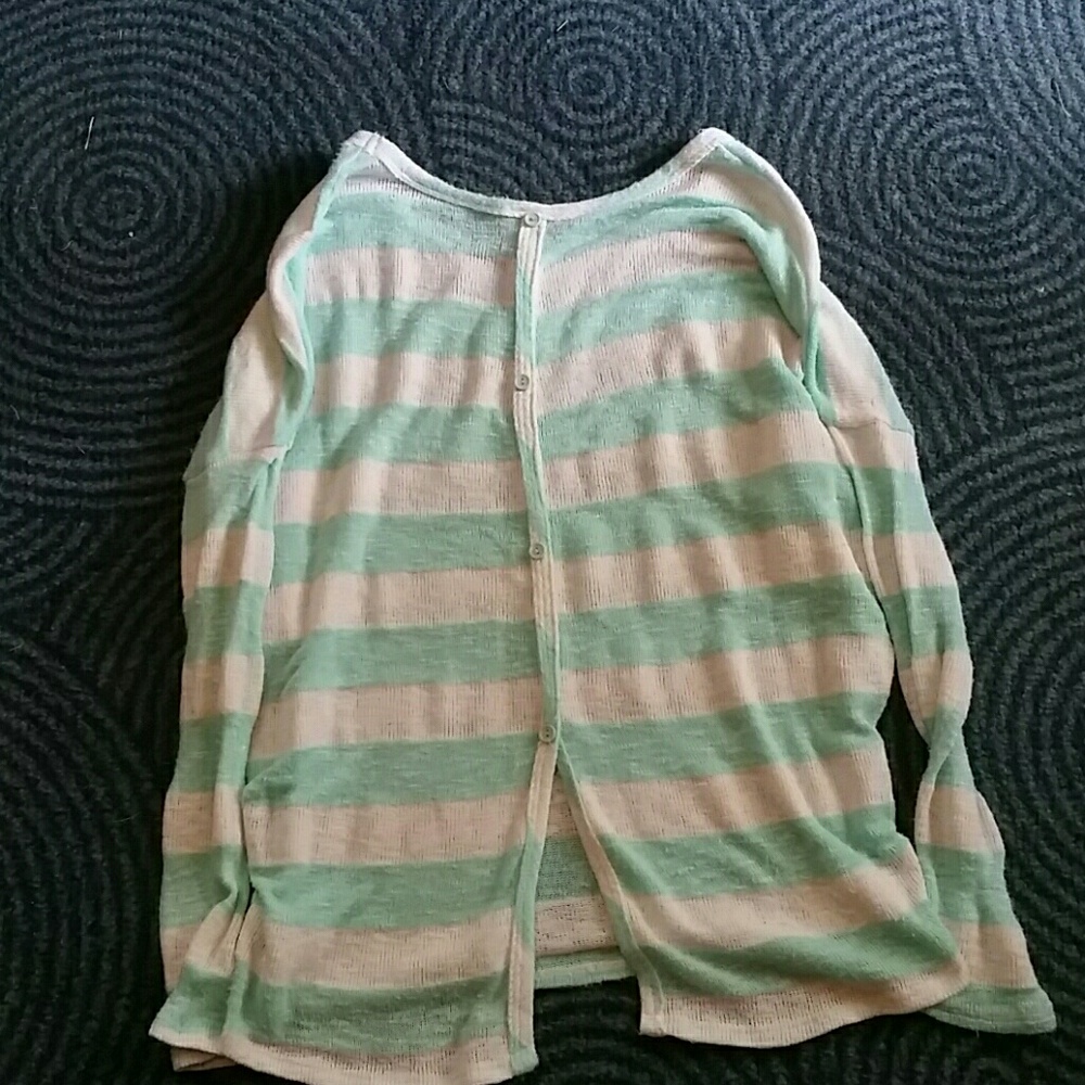 Daytrip size small top - Picture 2 of 2